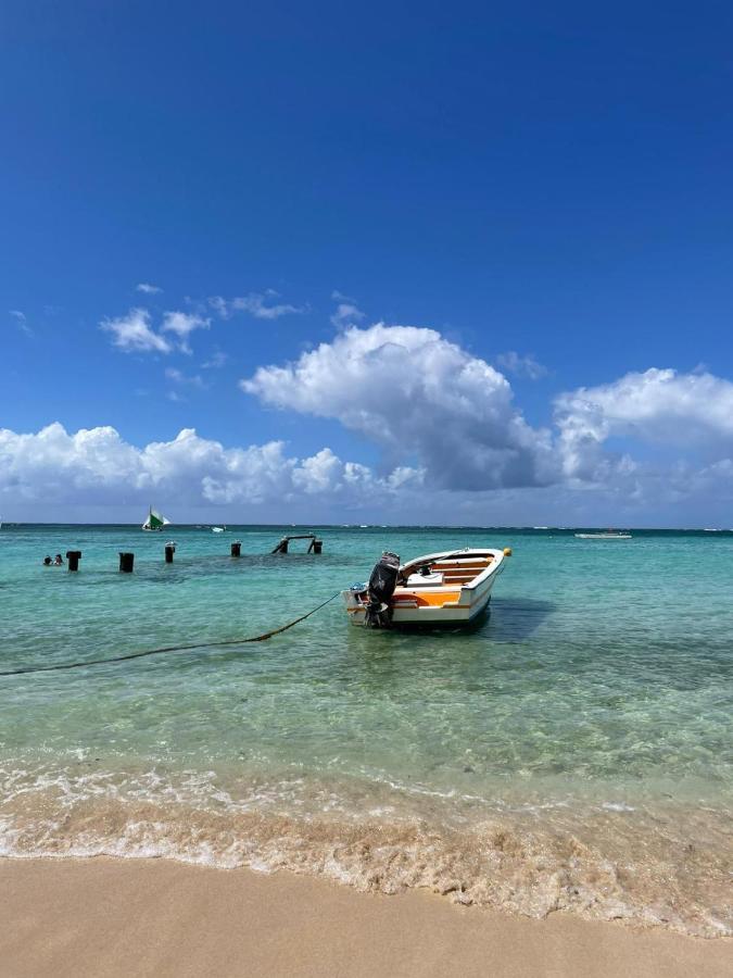 Le Pélikan Le Gosier  Bagian luar foto