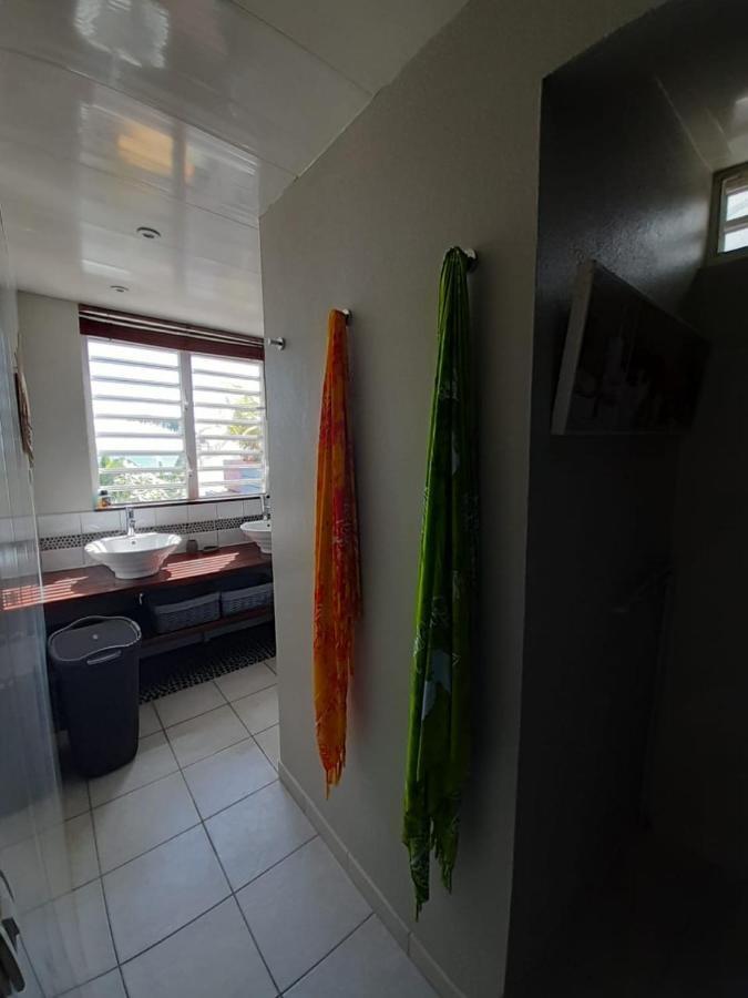 Le Pélikan Le Gosier  Bagian luar foto